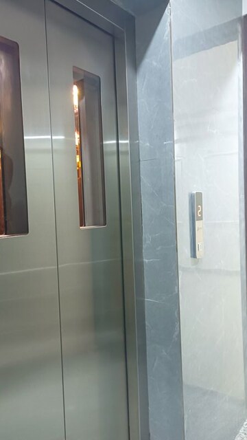 Bathroom in 3.5 BHK Builder Floor at Palm Residency Chhatarpur, Chattarpur – for Rent