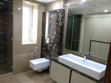 Team Area in 3 BHK Builder Floor at Defence Colony – for Sale