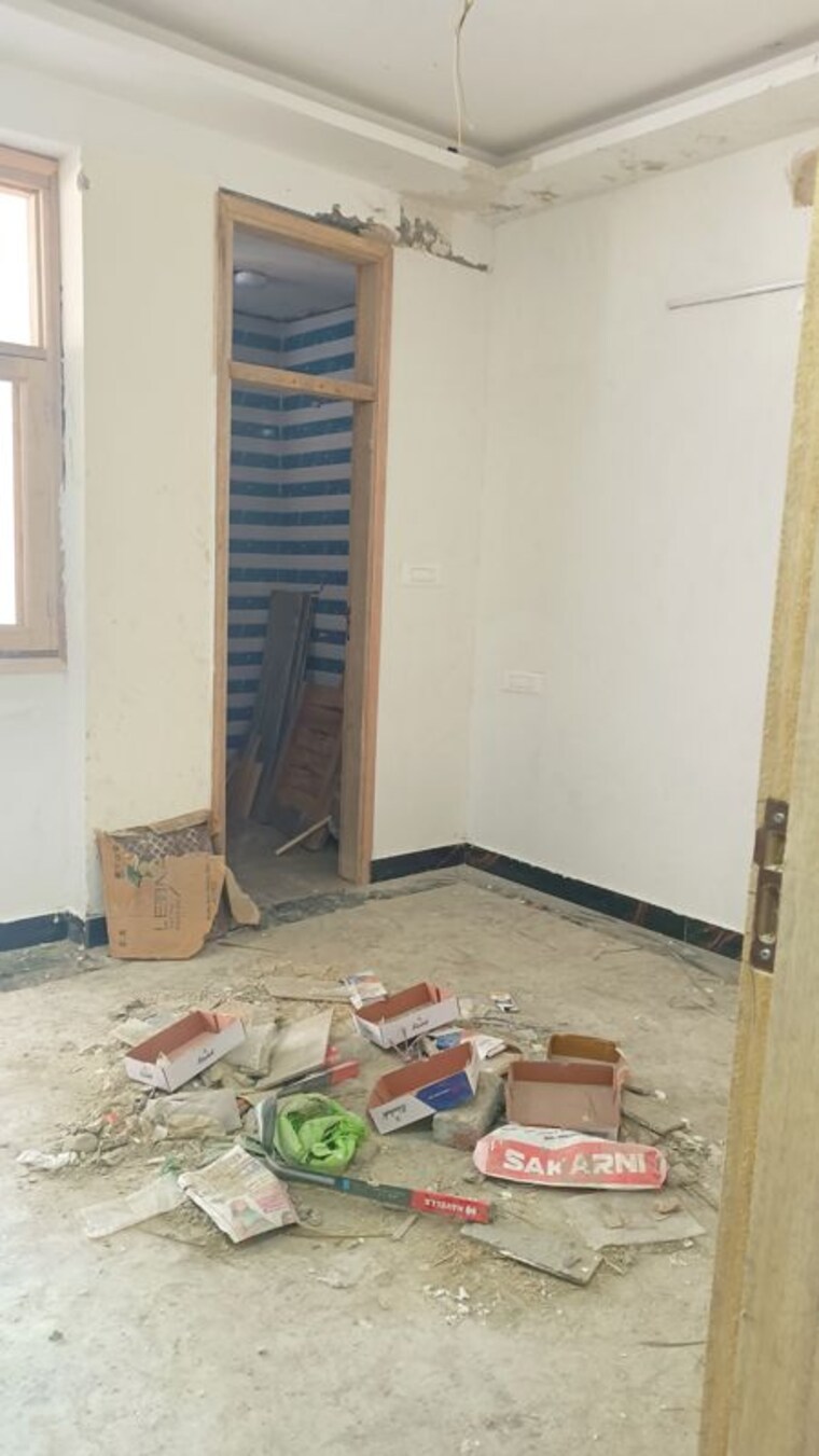 Room, chattarpur 2.5 Bedroom 75 Sq.Yd. Builder Floor In Chattarpur Delhi 9853995