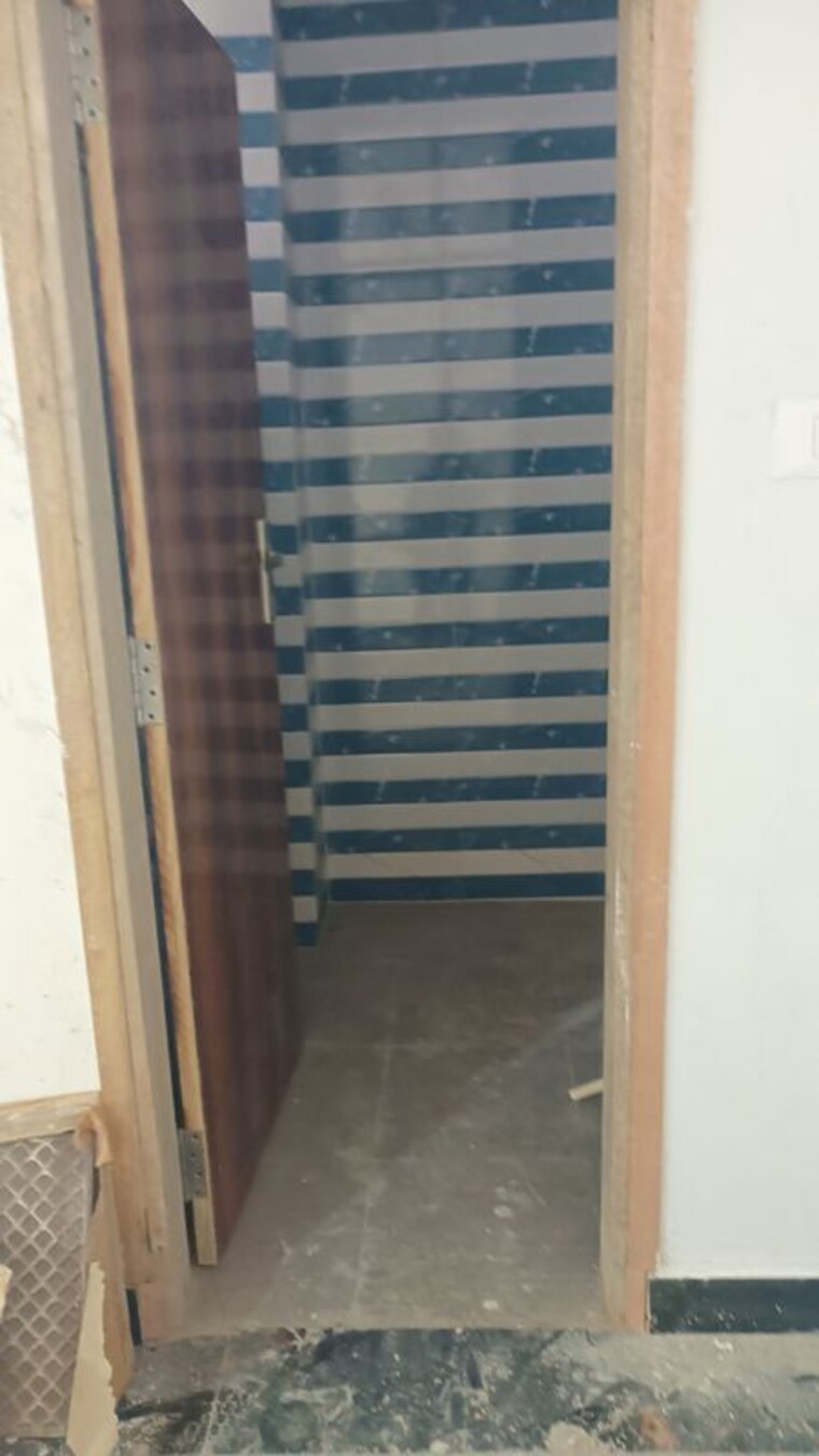 Bathroom, chattarpur 2.5 Bedroom 75 Sq.Yd. Builder Floor In Chattarpur Delhi 9853995