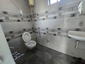 Bathroom in 3 BHK Apartment at Vadodara – for Rent