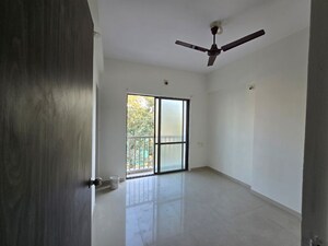 Room in 3 BHK Apartment at Vadodara – for Rent