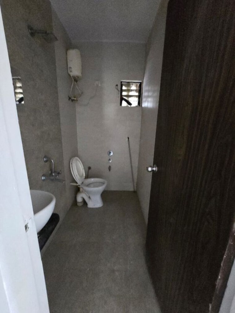 Bathroom, vadodara 3 Bedroom 1550 Sq.Ft. Apartment In Vadodara Vadodara 9853961