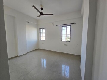 Room in 3 BHK Apartment at Vadodara – for Rent