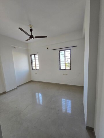 Room in 3 BHK Apartment at Vadodara – for Rent