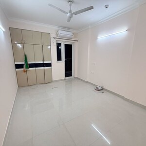 Room in 3 BHK Apartment at Pyramid Altia, Sector 70a – for Rent