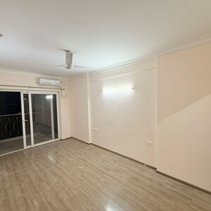 Room in 3 BHK Apartment at Pyramid Altia, Sector 70a – for Rent