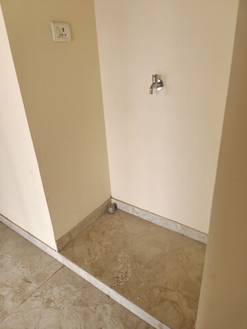 Room in 2.5 BHK Apartment at Rohinton Guruprasad Divine Residency, Chembur – for Sale