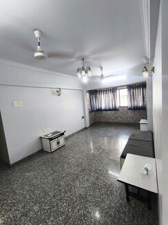 2 BHK Apartment For Rent in Dholakia Apartment