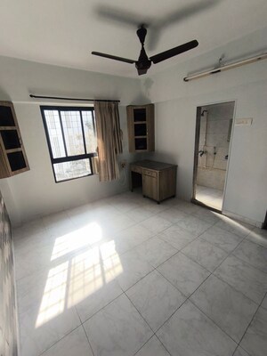 Room in 2 BHK Apartment at Dholakia Apartment, Andheri East – for Rent