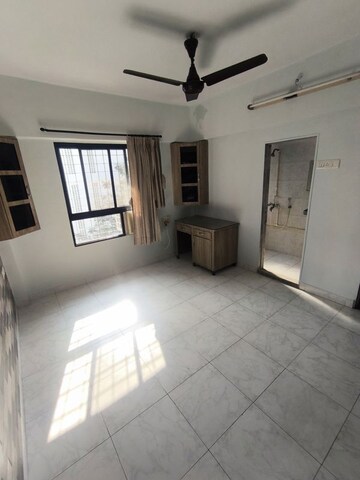 Room in 2 BHK Apartment at Dholakia Apartment, Andheri East – for Rent