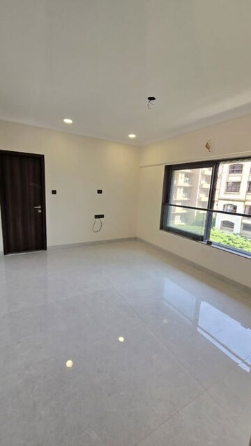 3 BHK Apartment For Sale in Zindagi CHS, Khar West