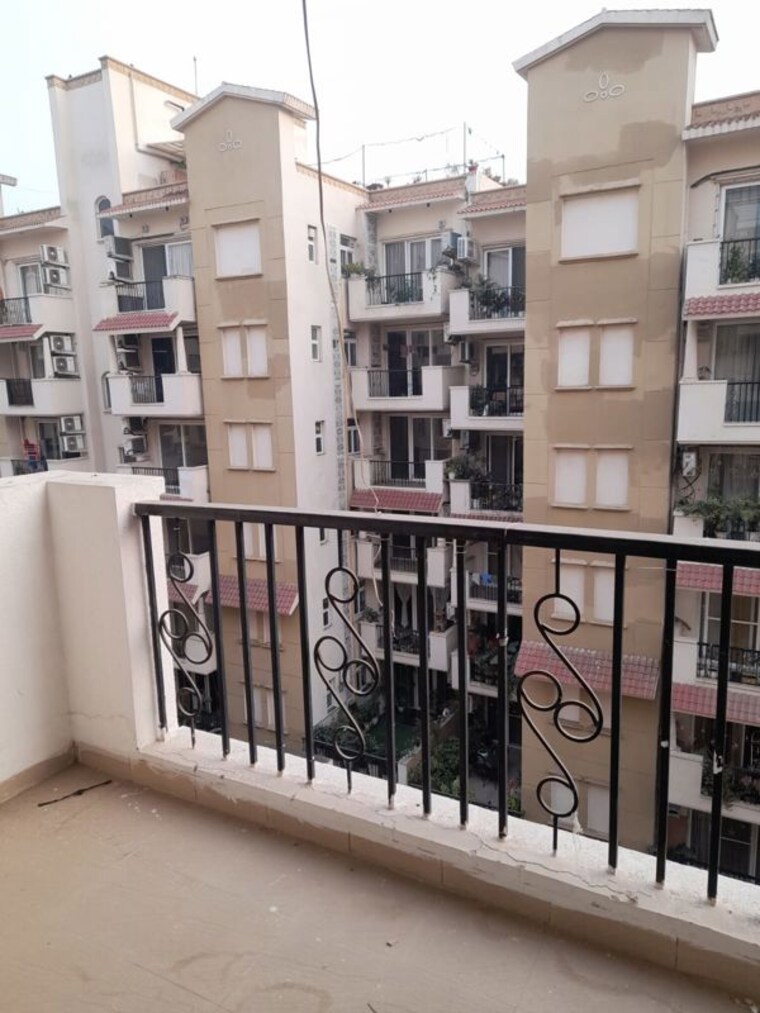 Balcony, emaar-emerald-floors-premier 3 Bedroom 1650 Sq.Ft. Apartment In Sector 65 Gurgaon 9854039
