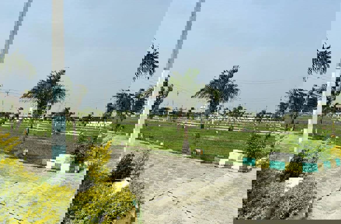 Plot For Sale in Mullur