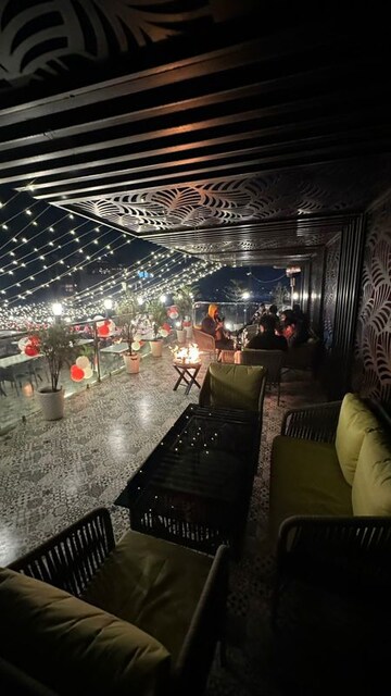 Parking in  Showroom at Chakrata Road – for Rent