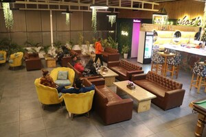  Showroom For Rent in Chakrata Road