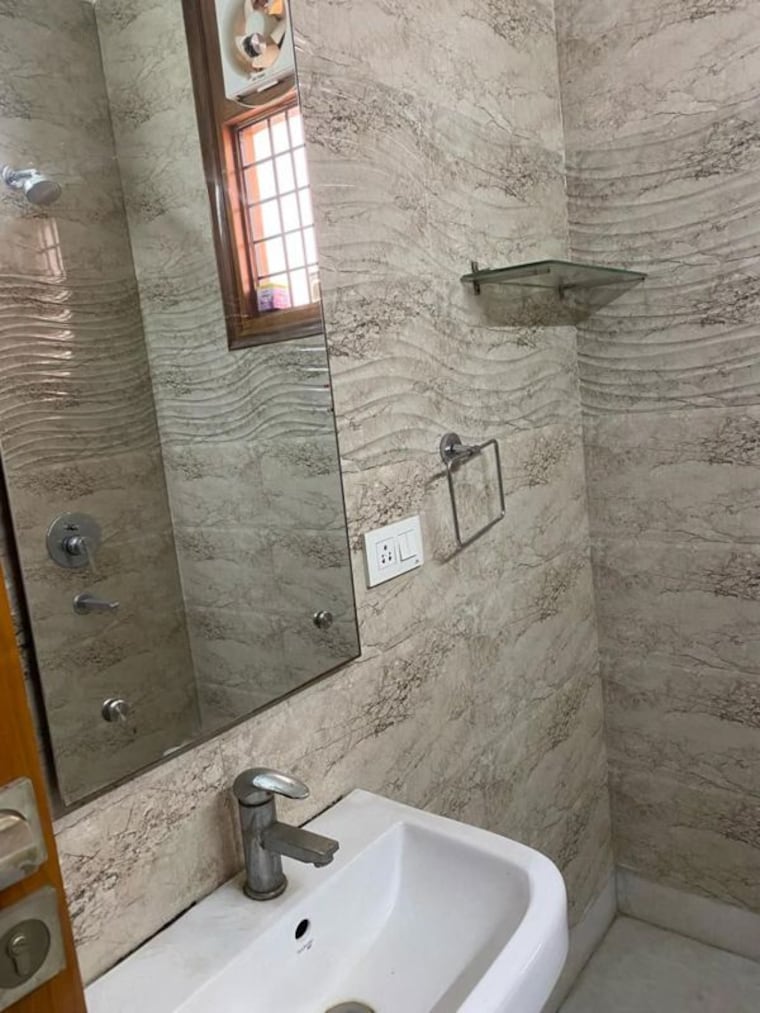 Bathroom, sector 46 3 Bedroom 1850 Sq.Ft. Builder Floor In Sector 46 Gurgaon 9854058