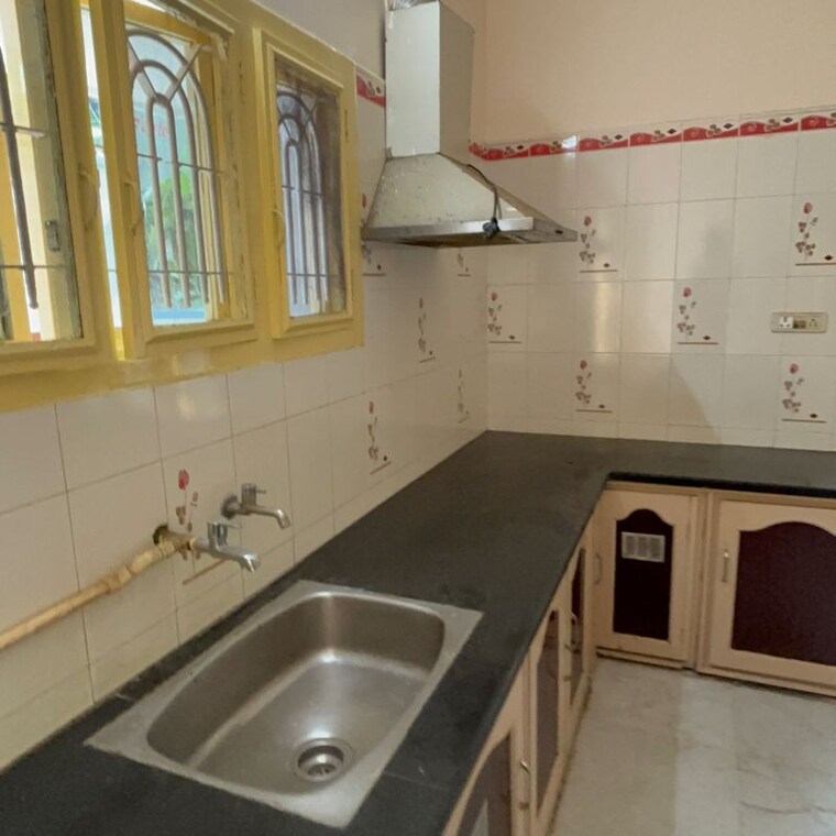 Kitchen, tadigadapa 3.5 Bedroom 276 Sq.Yd. Villa In Tadigadapa Vijayawada 9854064