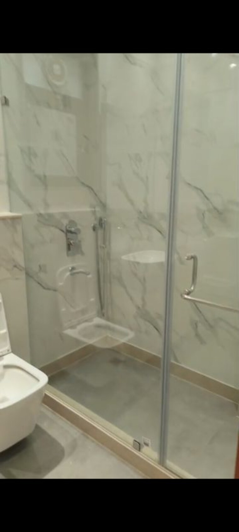 Bathroom, navjeevan vihar 4 Bedroom 300 Sq.Yd. Apartment In Navjeevan Vihar Delhi 9854063