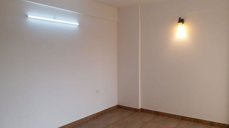 Room, purvanchal-royal-city 3 Bedroom 1725 Sq.Ft. Apartment In Chi V Greater Noida Greater Noida 9854070