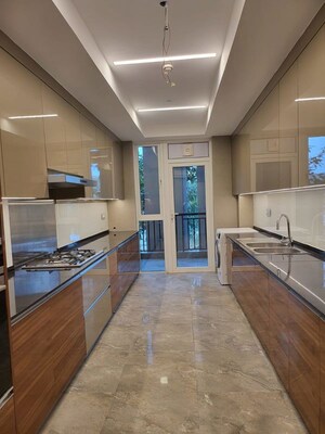 Building Lobby in 3 BHK Apartment at DLF The Crest, Sector 54 – for Rent