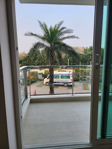 Parking in 3 BHK Apartment at DLF The Crest, Sector 54 – for Rent