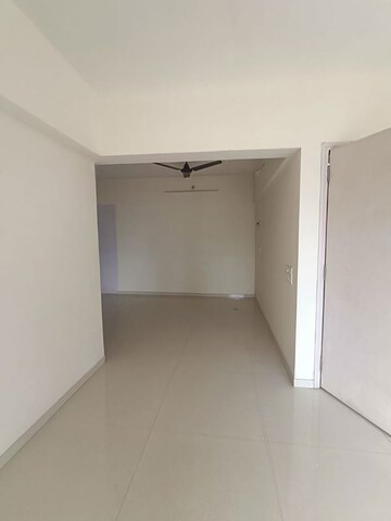 Room in 1 BHK Apartment at Sanghvi Evana, Worli – for Rent