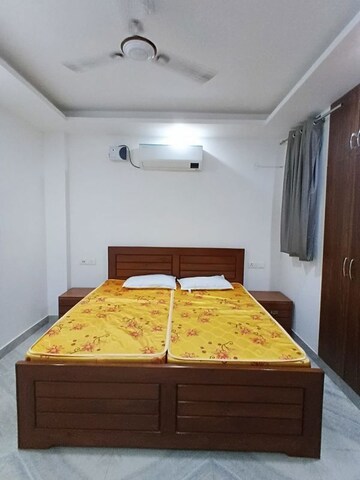 Bedroom in 1 BHK Builder Floor at DLF The Grove, Sector 54 – for Rent