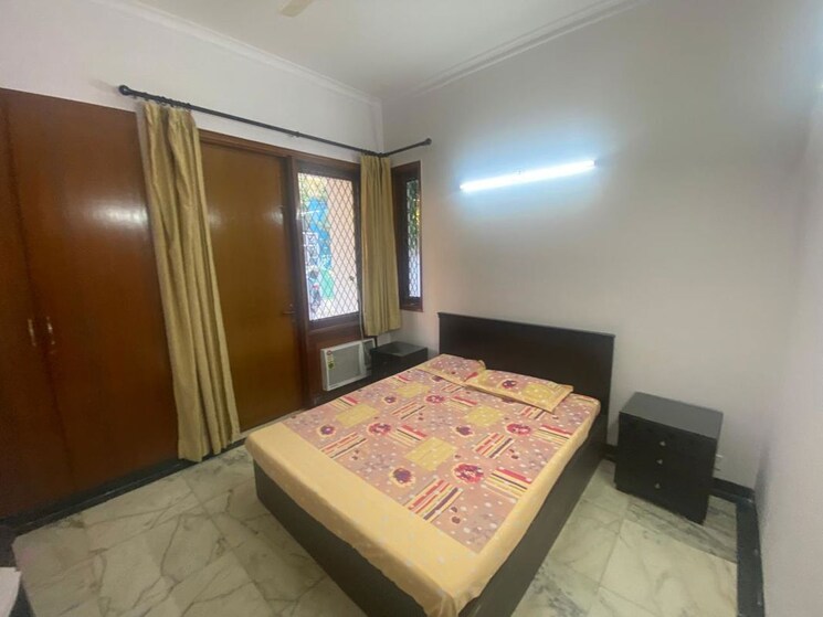 Bedroom, dlf phase ii 3 Bedroom 1860 Sq.Ft. Builder Floor In Dlf Phase ii Gurgaon 9854111