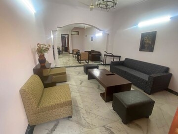 Living Room in 3 BHK Builder Floor at Dlf Phase ii – for Rent