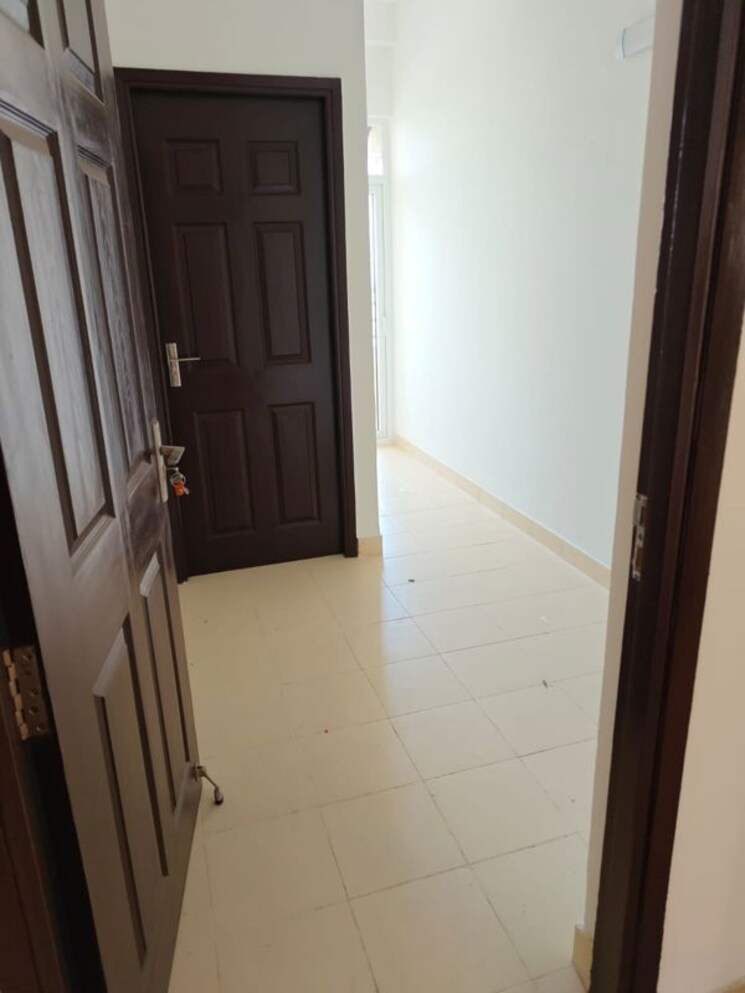 Balcony, sector 23 6+ Bedroom 300 Sq.Mt. Villa In Sector 23 Noida 9854117