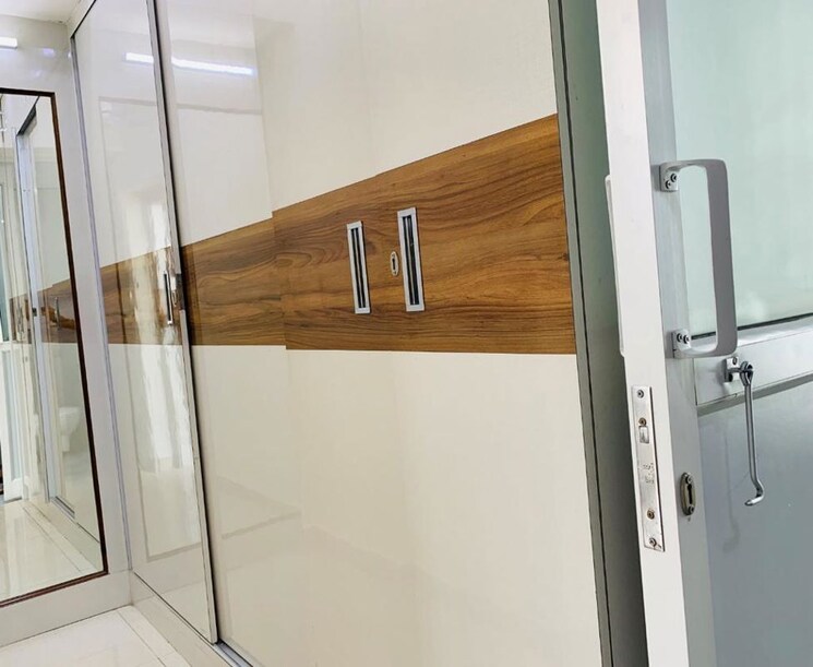 undefined, sector 23 6+ Bedroom 300 Sq.Mt. Villa In Sector 23 Noida 9854117