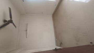 Room in 2 BHK Apartment at Panchsheel Greens II, Sector 16 Greater Noida – for Rent