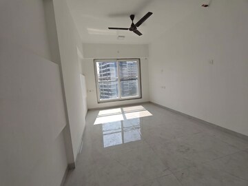 Room in 3 BHK Apartment at Vaibhav Queens Park, Chembur – for Rent