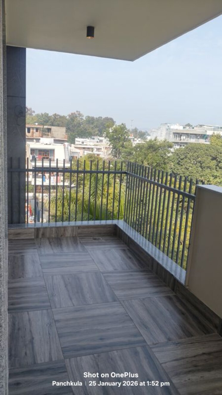 Balcony, sector 7 3 Bedroom 350 Sq.Yd. Builder Floor In Sector 7 Panchkula 9854157