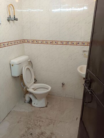 Bathroom in 1 BHK Apartment at Lajpat Nagar 4 – for Rent