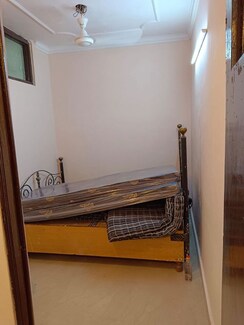 1 BHK Apartment For Rent in Lajpat Nagar 4