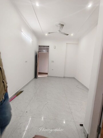 Room in 3 BHK Builder Floor at Saket – for Rent