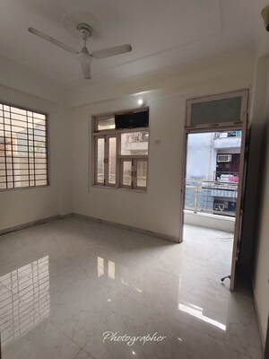 Room in 3 BHK Builder Floor at Saket – for Rent