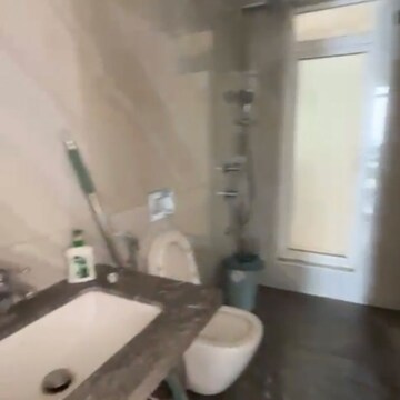 Bathroom in 3.5 BHK Apartment at Byculla – for Rent