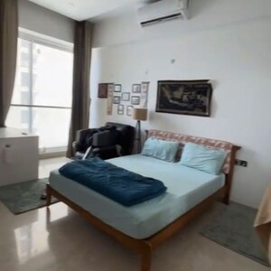 Bedroom in 3.5 BHK Apartment at Byculla – for Rent