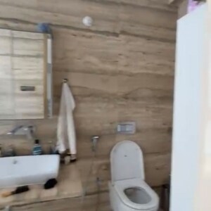 Bathroom in 3.5 BHK Apartment at Byculla – for Rent