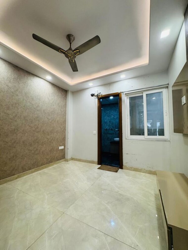 Room, saya-gold-avenue 4 Bedroom 2370 Sq.Ft. Apartment In Vaibhav Khand Ghaziabad 9854220