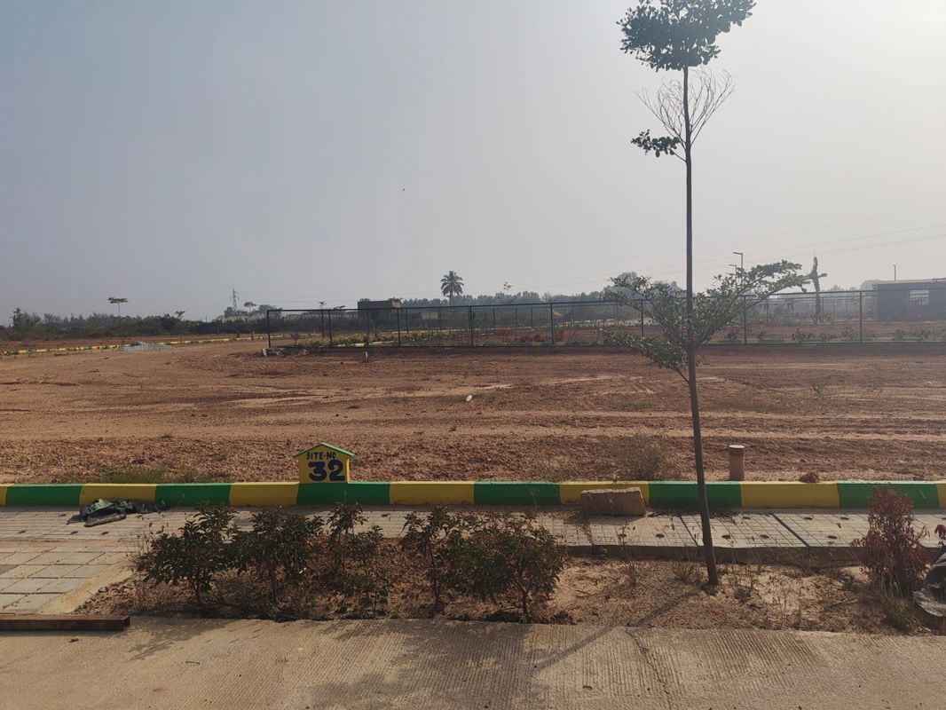 Plot For Sale in Sathnur