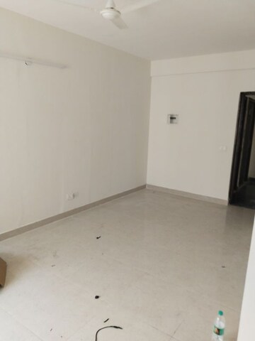 Room in 2 BHK Apartment at Signature Global Orchard Avenue, Sector 93 – for Rent