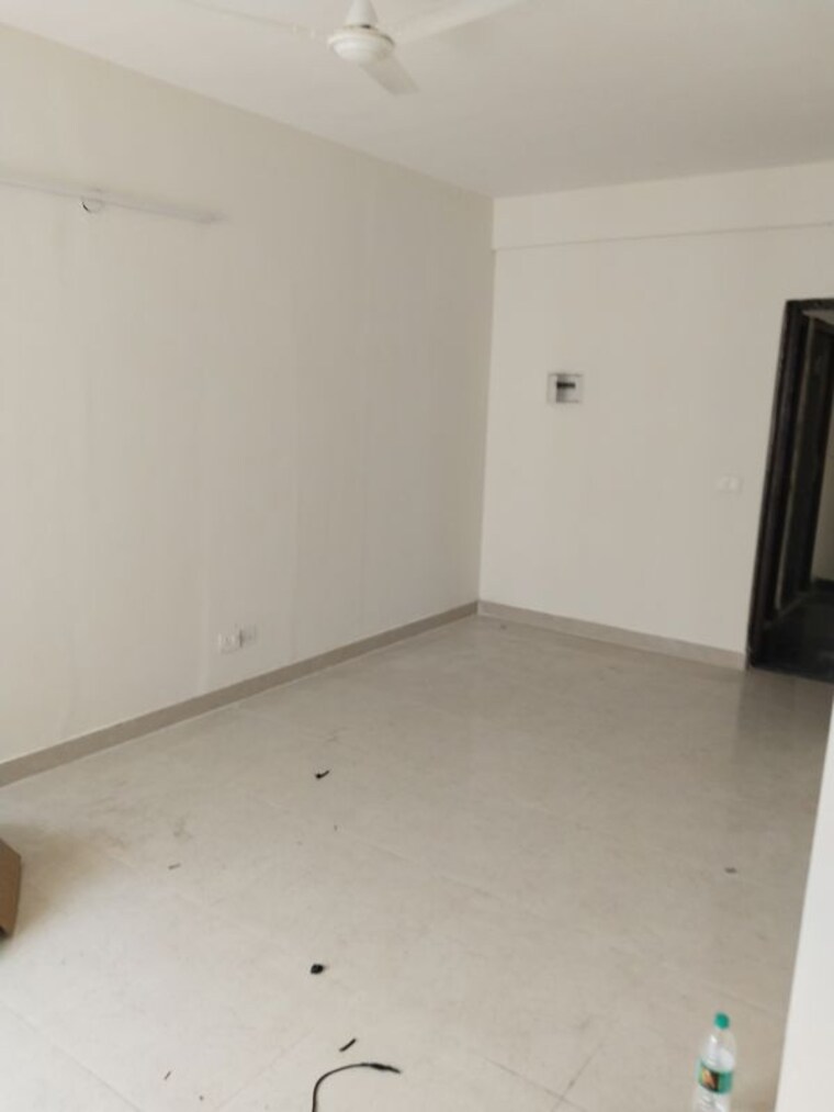 Room, signature-global-orchard-avenue 2 Bedroom 750 Sq.Ft. Apartment In Sector 93 Gurgaon 9854238