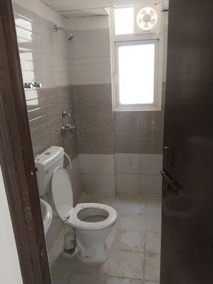 Bathroom in 2 BHK Apartment at Signature Global Orchard Avenue, Sector 93 – for Rent