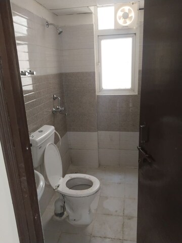 Bathroom in 2 BHK Apartment at Signature Global Orchard Avenue, Sector 93 – for Rent