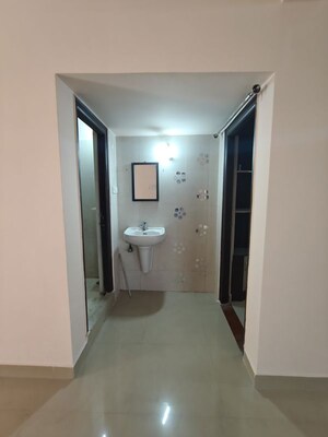 Room in 3 BHK Apartment at Venkat Enclave Hitech City, Hi Tech City – for Rent