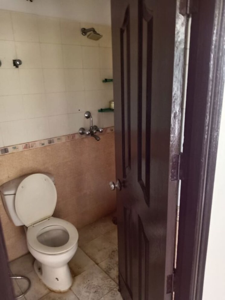 Bathroom, mapsko-krishna-apra-gardens 3 Bedroom 1698 Sq.Ft. Apartment In Vaibhav Khand Ghaziabad 9854257